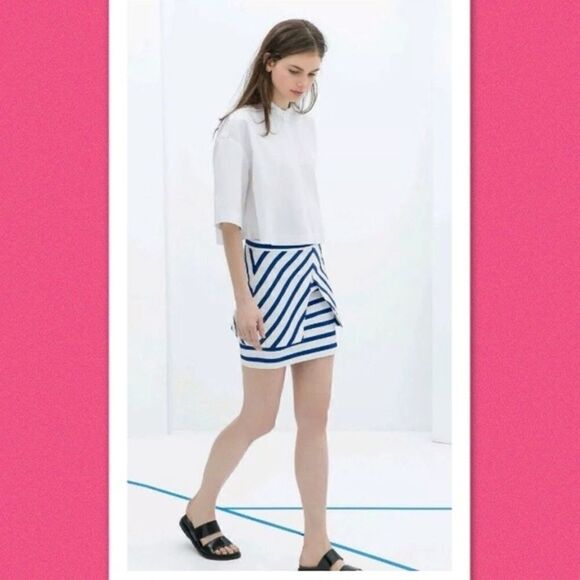 Zara Skirt Blue White ‎ Stripped Mini Skirt Size Medium - Picture 1 of 10